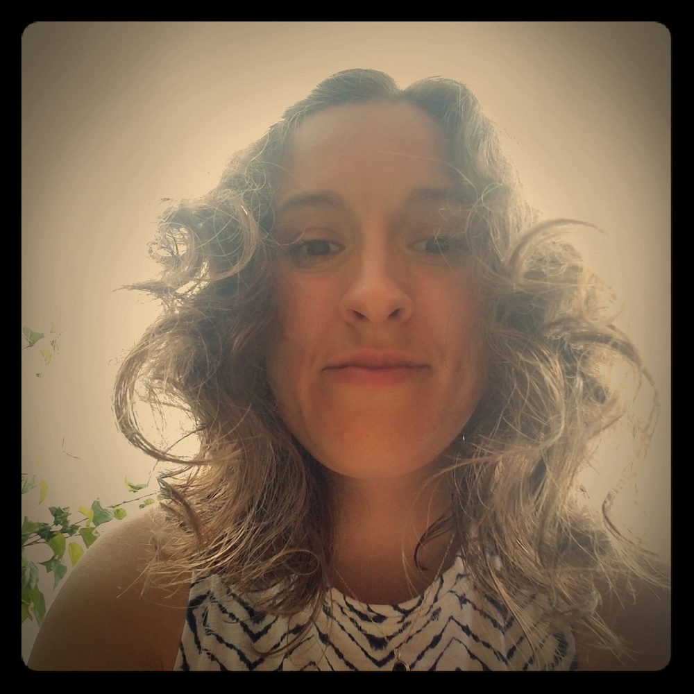 Meet your Posher, Joelle